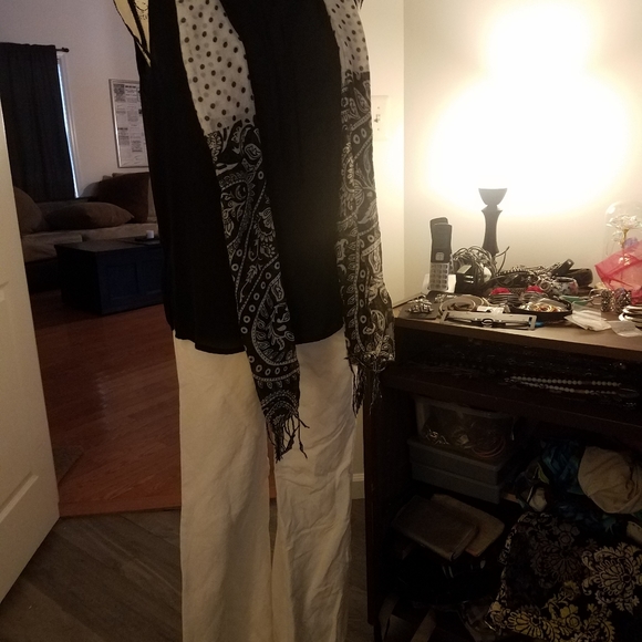 Scarf - Picture 2 of 3